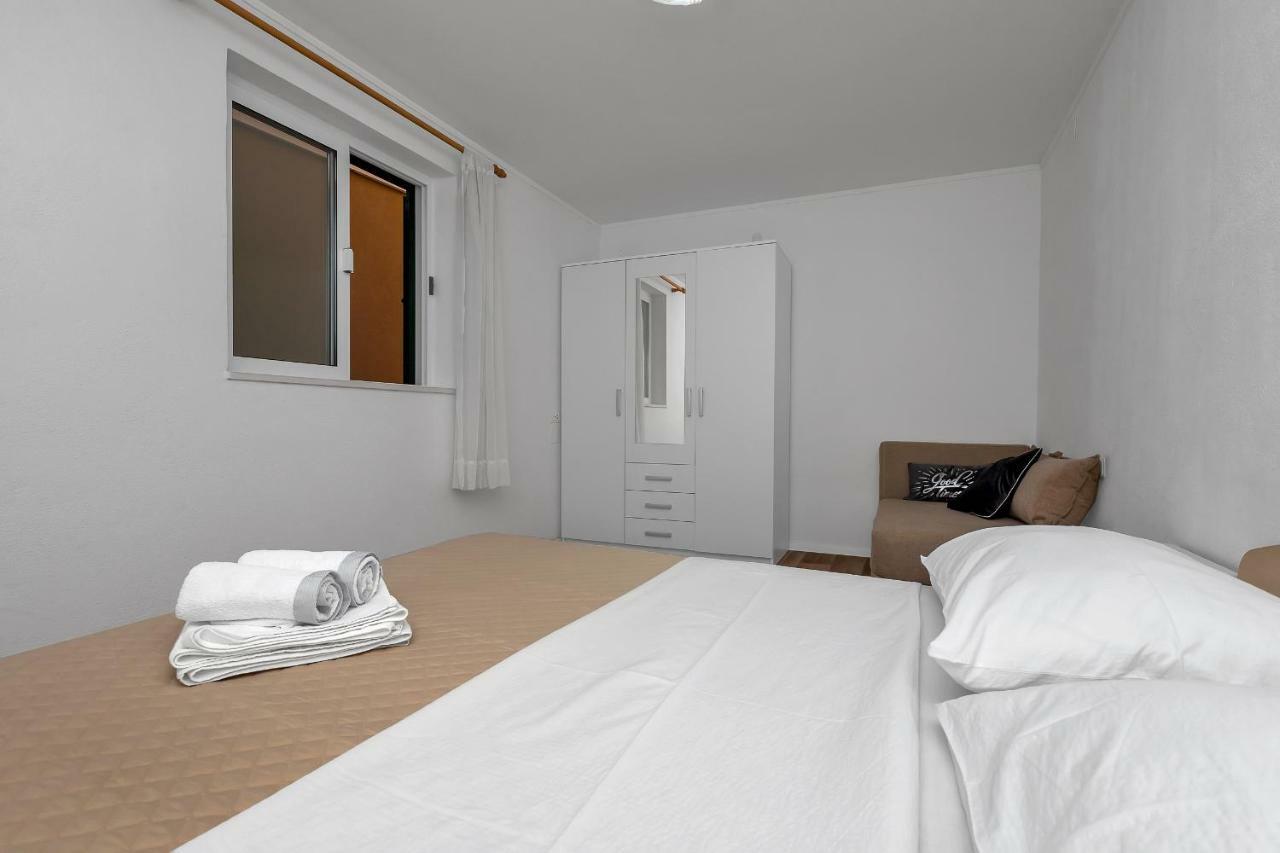 Apartmani Mona Makarska Exterior foto