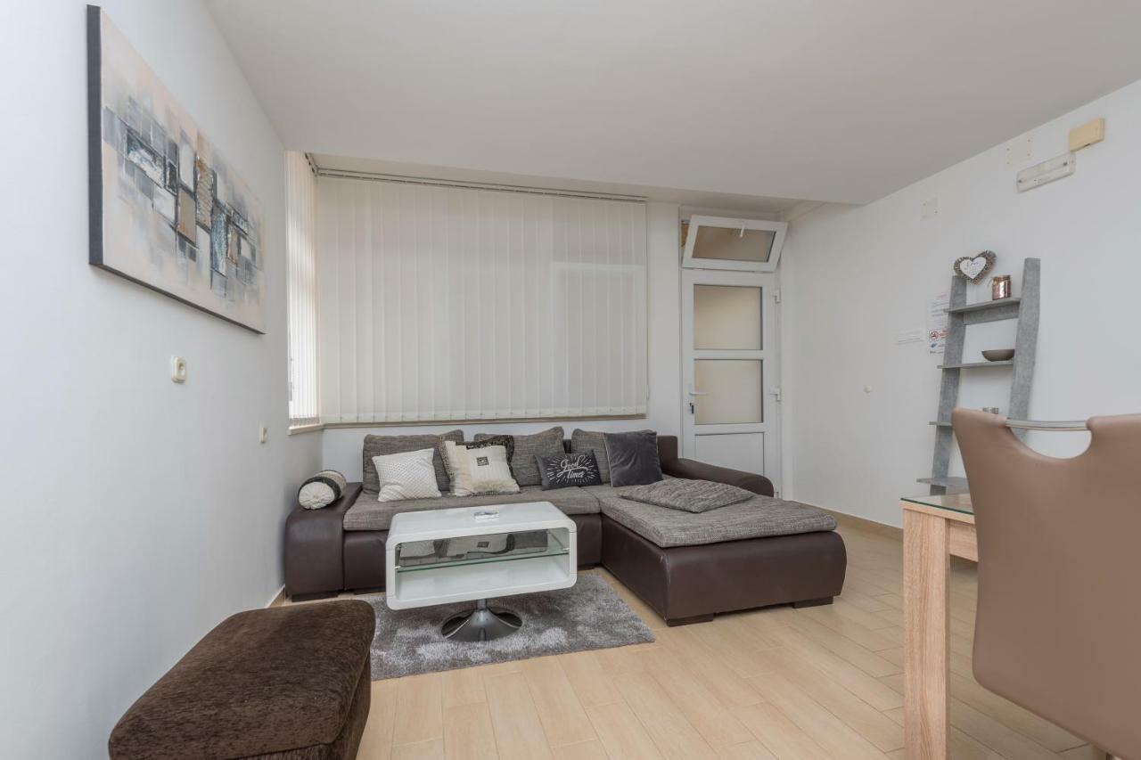 Apartmani Mona Makarska Exterior foto