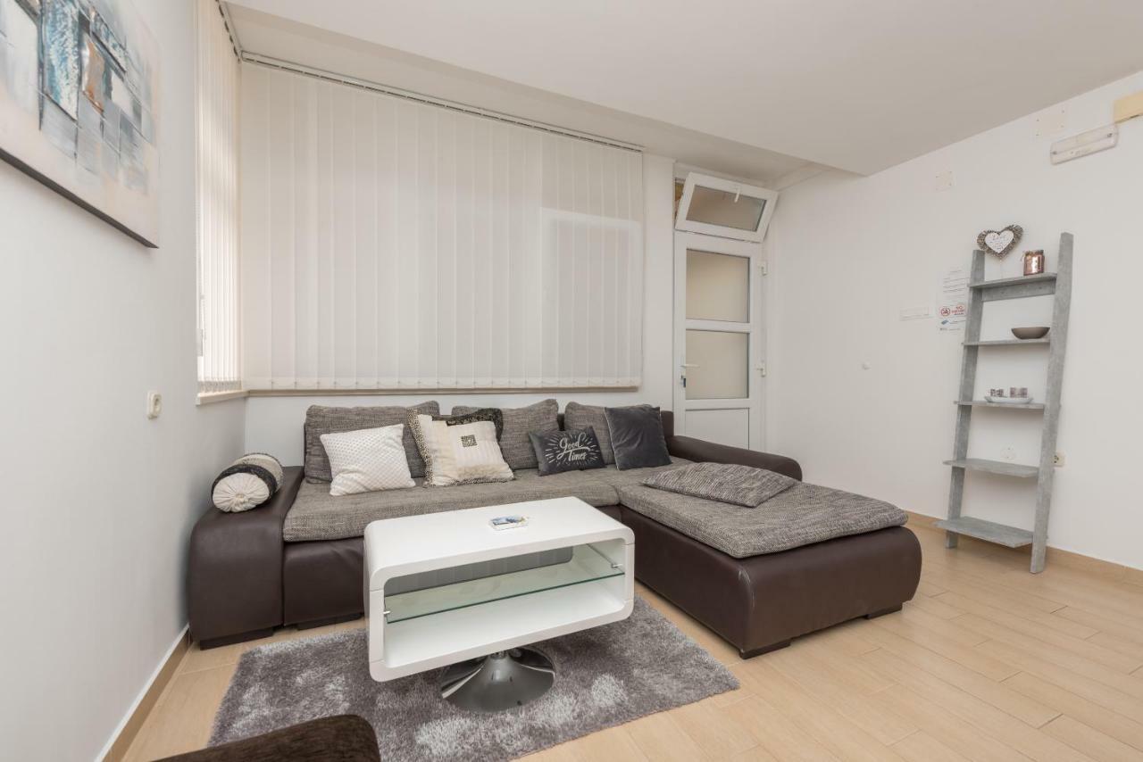 Apartmani Mona Makarska Exterior foto